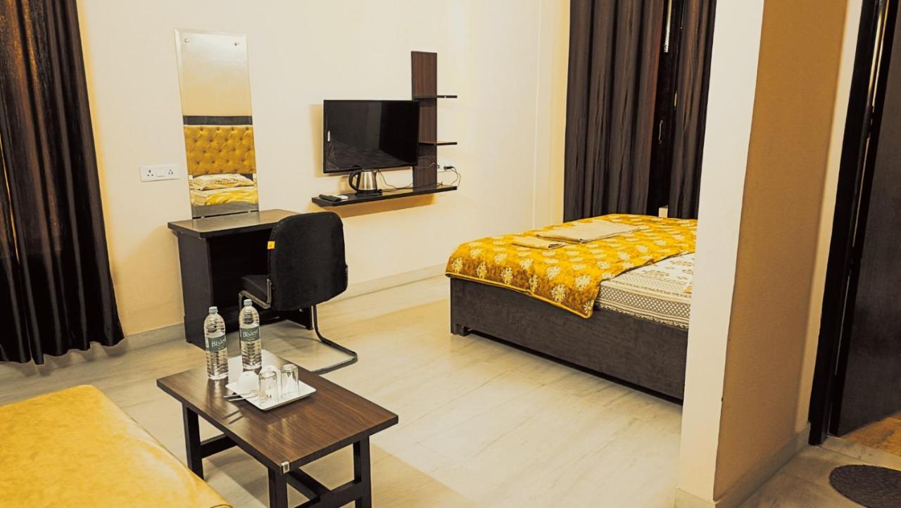 Mi Casa Sector 47 Apartment Гургаон Екстериор снимка
