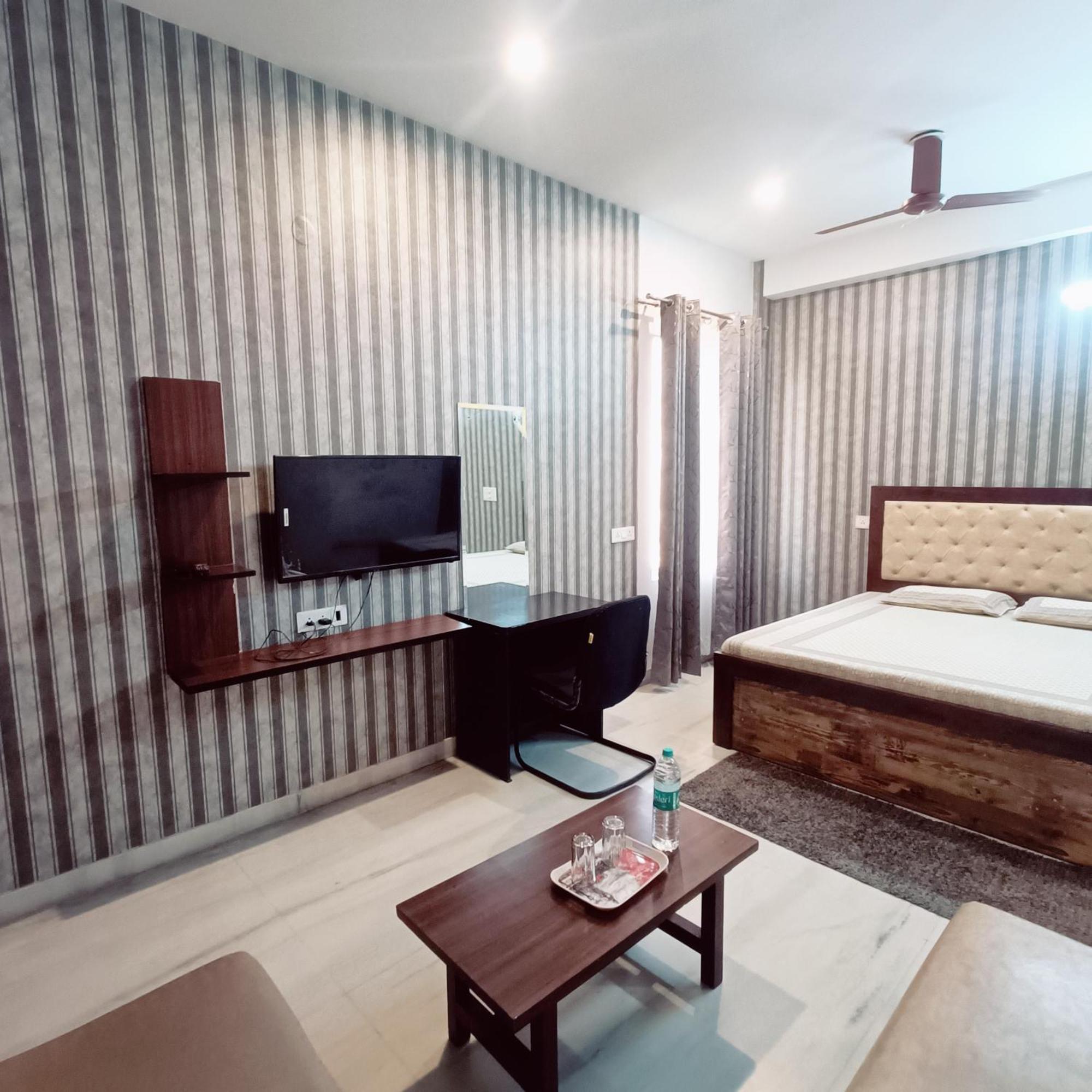 Mi Casa Sector 47 Apartment Гургаон Екстериор снимка