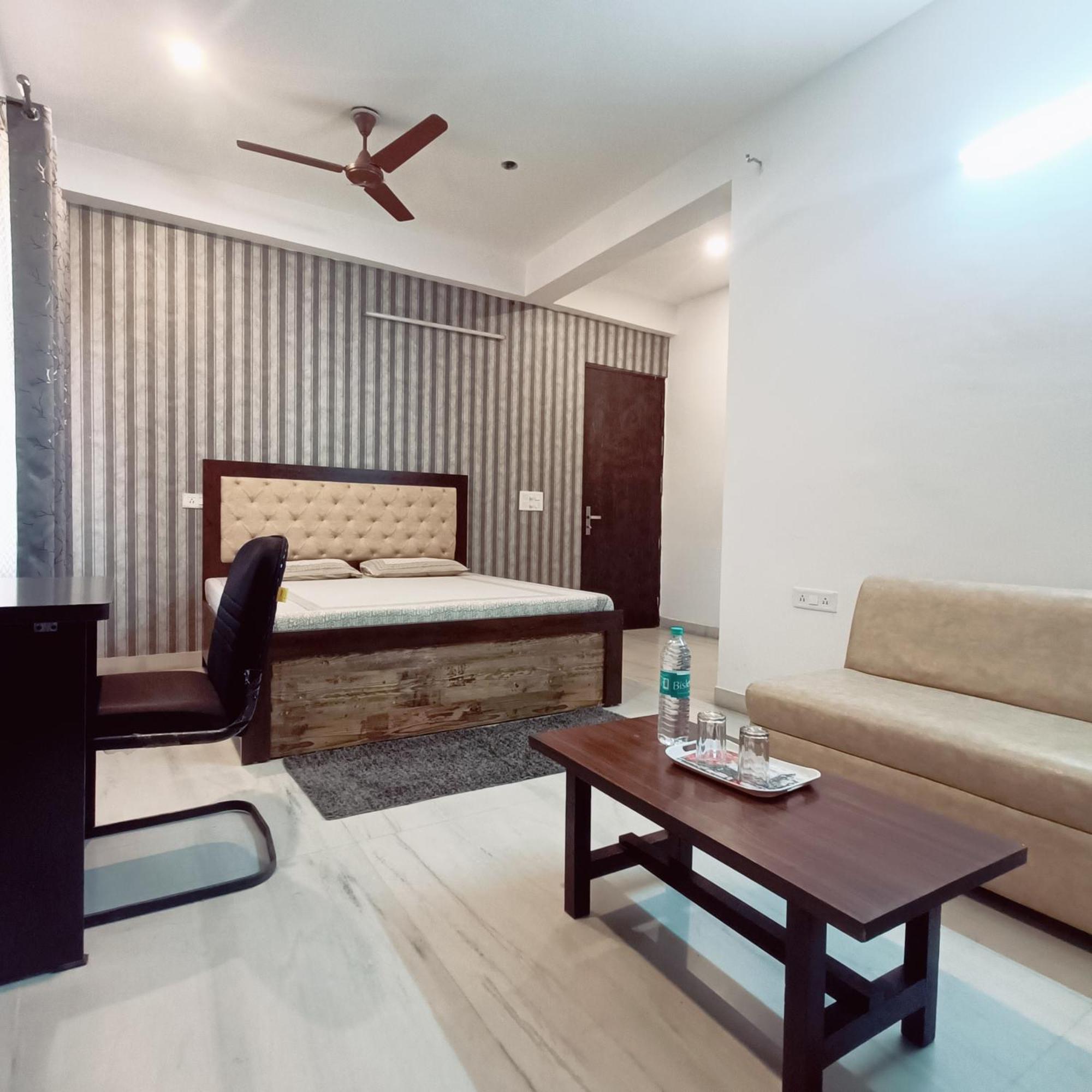 Mi Casa Sector 47 Apartment Гургаон Екстериор снимка